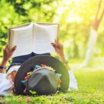 Biblioterapie: cititul te face sa te simti bine, cu tine si cu ceilalti