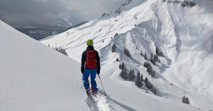 ce-este-skimo-activitatea-de-iarna-care-a-devenit-la-moda-in-europa.jpg