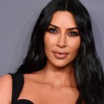 Ce este psoriazis, boala de care sufera Kim Kardashian?