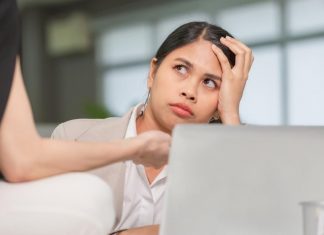 Confruntarea cu criticile: Cum sa reactionezi cu incredere?